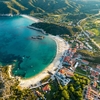 Româncă, cucerită de o stațiune din Halkidiki. Prețul unei mese i-a surprins pe turiști