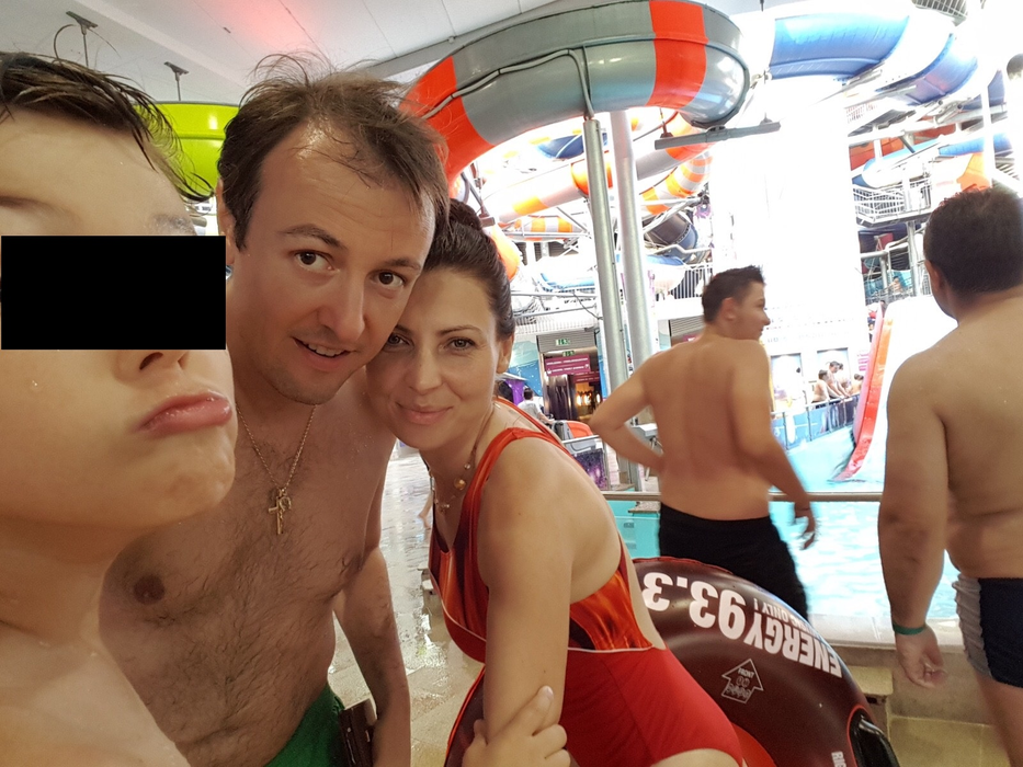 Călin Geambașu, alături de logodnica lui și de fiul lor