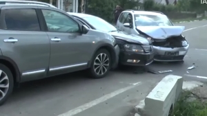 Un reporter TVR Iași a fost surprins în timpul unui accident petrecut exact când jurnalistul prezenta intersecția ca fiind una dintre cele mai periculoase