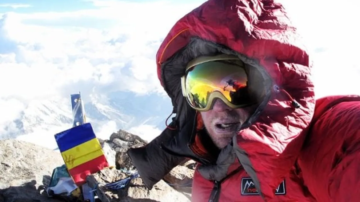 Îți dau lacrimile. Ce obiecte au fost depuse lângă sicriul cu trupul lui Zsolt Torok. Alpinistul va fi înmormântat astăzi