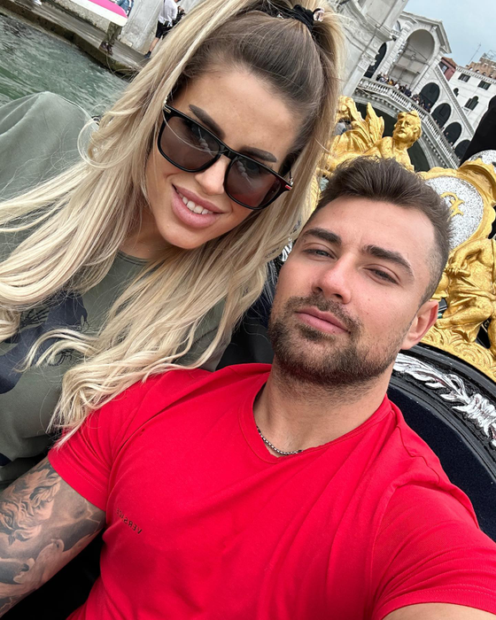 Prins la petrecere cu ispita, iubita a plecat, totuși, cu Claudiu în vacanță! Ce se întâmplă, însă, acolo? Simona a spus-o, fără ocolișuri. Telenovela de la Insula Iubirii continuă: ”Viețile noastre sunt acum…”