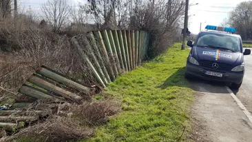 Stadionul din Giurgiu, ținta hoților de fier vechi. Au încercat să fure gardul cu bicicleta
