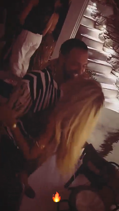 Alex Bodi a „aterizat” direct în mijlocul distracţiei din Mykonos. Nu o să îţi vină să crezi cine îl aştepta acolo