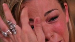 LeAnn Rimes a făcut o cădere nervoasă la TV! Află de ce artista a izbucnit isteric în plâns!