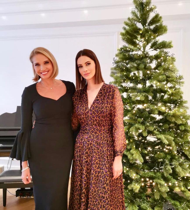 Andreea Berecleanu a pozat goală în cadă. Imaginea cu prezentatoarea Observatorului, pusă sub lupă de cârcotași