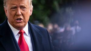 Donald Trump, noi declarații contradictorii despre coronavirus: „Medicii umflă bilanțul COVID ca să ia bani”. VIDEO