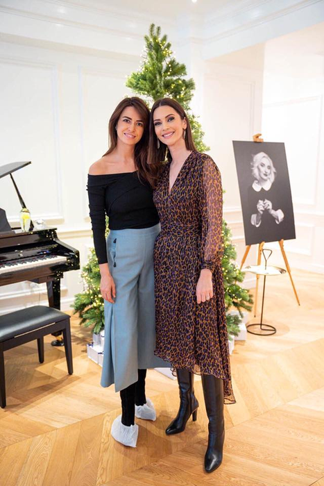 Andreea Berecleanu a pozat goală în cadă. Imaginea cu prezentatoarea Observatorului, pusă sub lupă de cârcotași