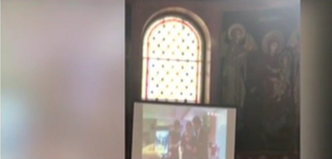 Oana Roman a făcut-o pe Ana să plângă. Mărturii și imagini din capela suferinței, unde este sicriul Ionelei Prodan