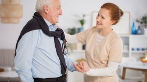 Ce a pățit un pensionar de 85 de ani din Italia, după ce a angajat o badantă româncă mult mai tânără