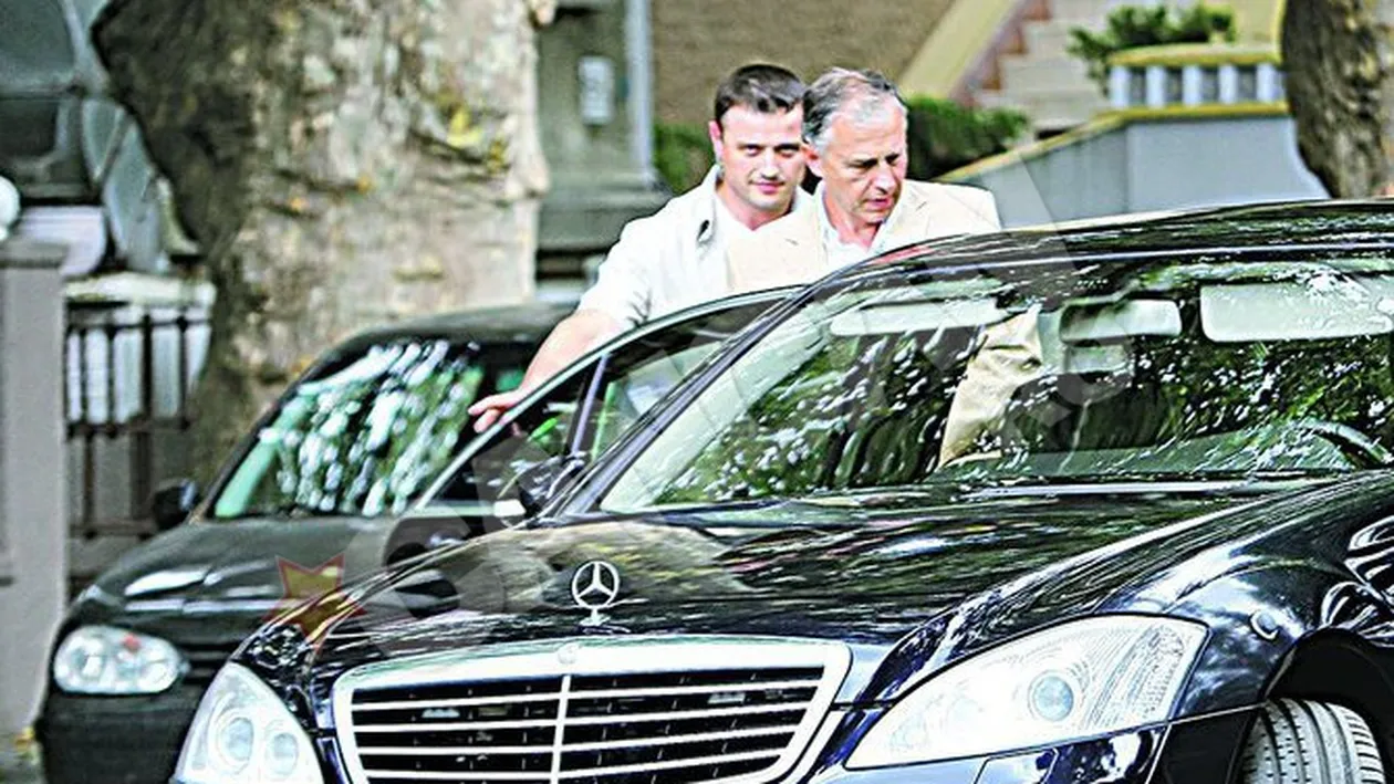 Geoana isi apara dragostea si la masa! Pranz cu paznici la desert