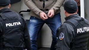 Galați: Bărbatul care a păcălit mai multe tinere spunând că e actor, apoi regizor, arestat