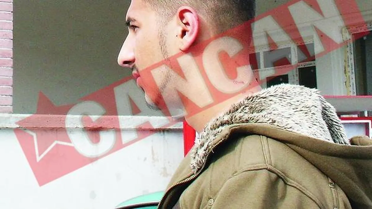 Reclamata ca Si-a strans elevul de gat