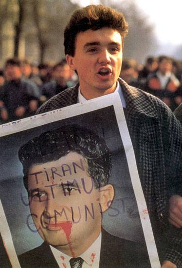 Imagini rare de la Revoluție. Ce s-a întâmplat, de fapt, în decembrie 1989