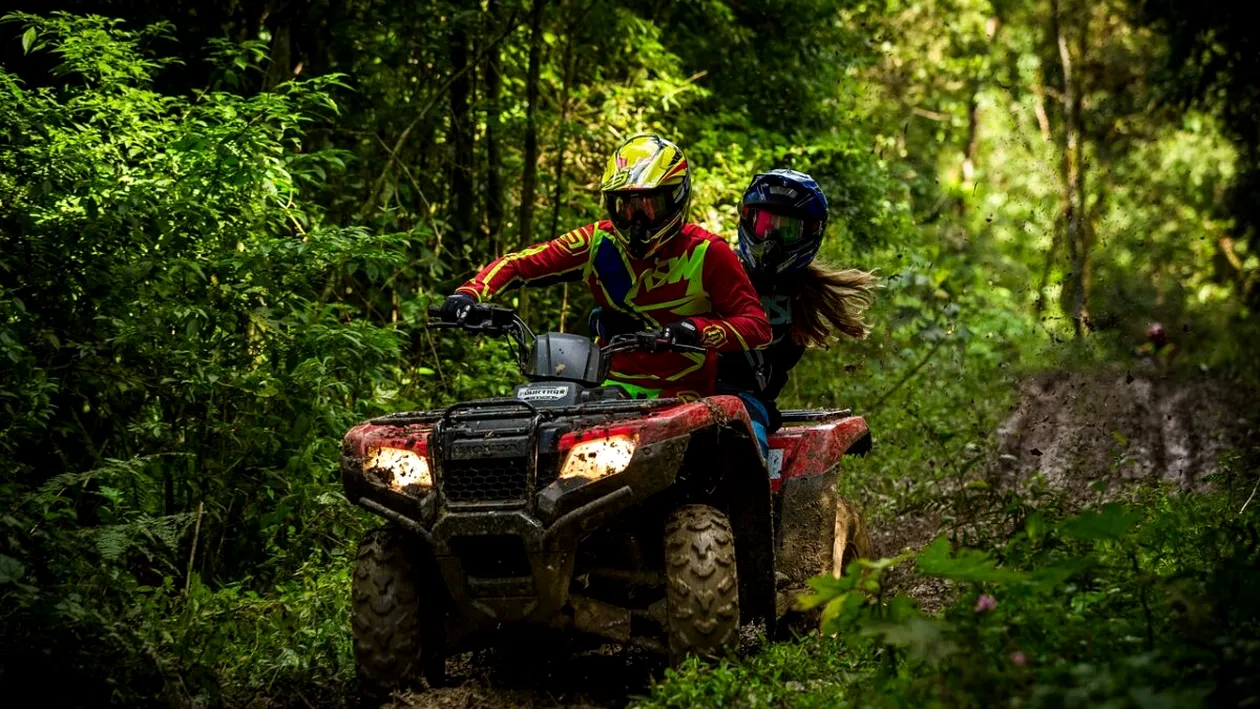 BREAKING | Iubita unui fotbalist celebru a murit într-un accident cumplit cu ATV-ul