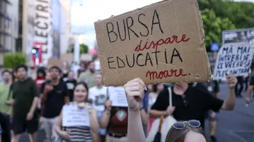 S-au majorat bursele! Cine va încasa suma de 3.700 de lei din anul școlar 2025-2026