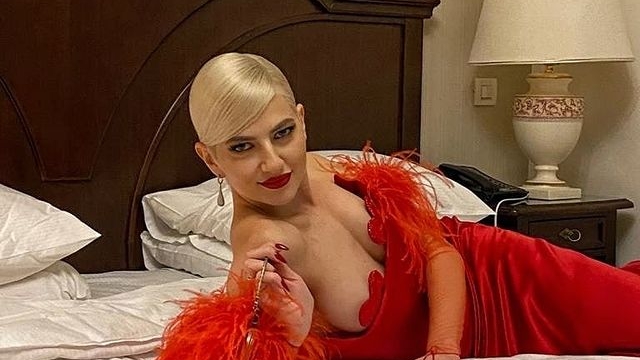 Lidia Buble s-a afișat în costum de baie, după ce a pus câteva kilograme în plus. Cum arată aceasta acum?