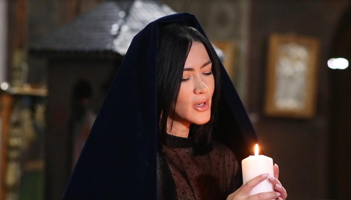 Mezzosoprana Andreea Ilie, reprezentație magică de Crăciun VIDEO