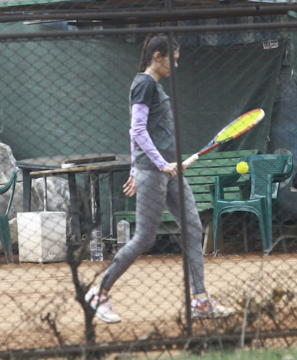 Andreea Mitu a fost "băgată în priză" pe terenul de tenis de iubitul ei, celebrul "pervers de la grădiniţă".