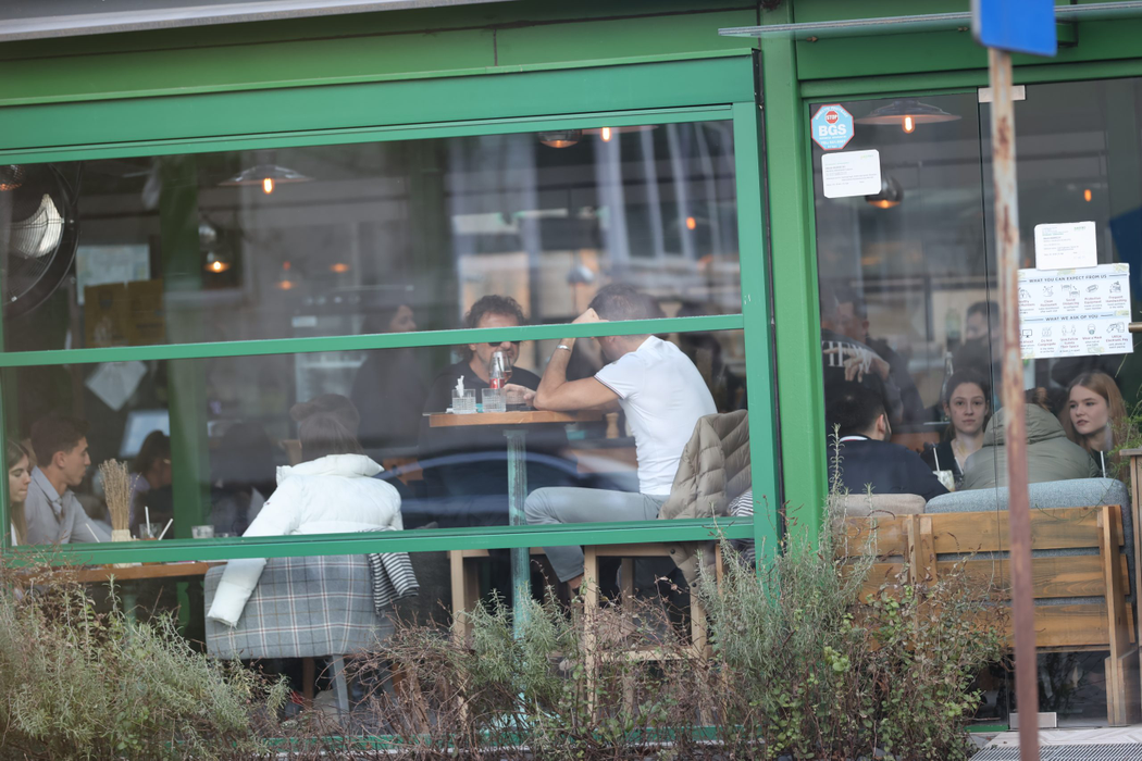 Cristian Boureanu a pus țara la cale, alături de un prieten, la un restaurant din Capitală