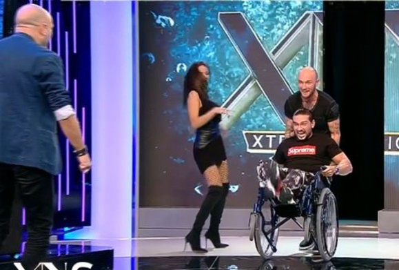 Dorian Popa, primele imagini în rolul de co-prezentator în emisiunea lui Capatos! A venit în scaun cu rotile