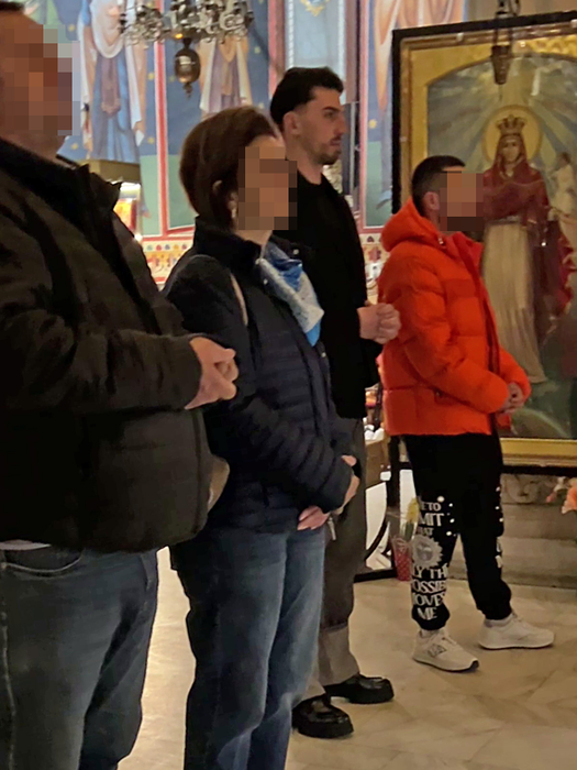Andrei Vlad ascultă slujba