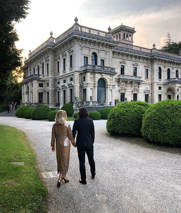 Delia și Răzvan Munteanu au fost nași pentru un cuplu de prieteni, într-un decor de basm, pe malul lacului Como