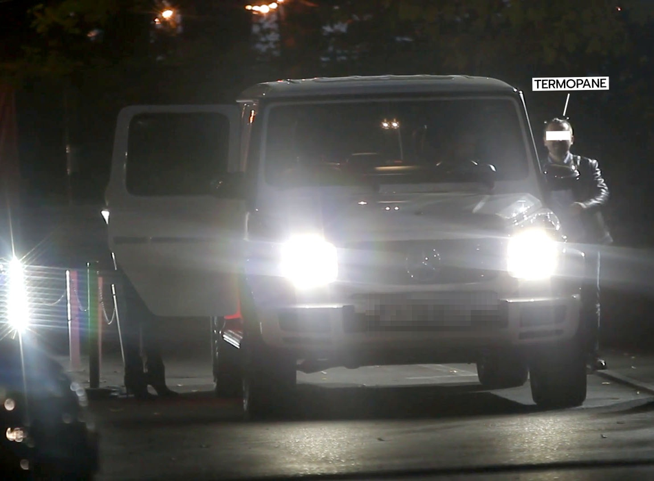 Termopane și Turbo-prințesica au urcat pe bancheta din spate, iar șoferul i-a dus acasă