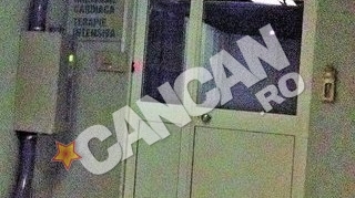 CANCAN a reusit sa patrunda pana la etajul sase al Spitalului Floreasca, unde a fost internat fostul premier. Asa arata rezerva in care a stat Adrian Nastase