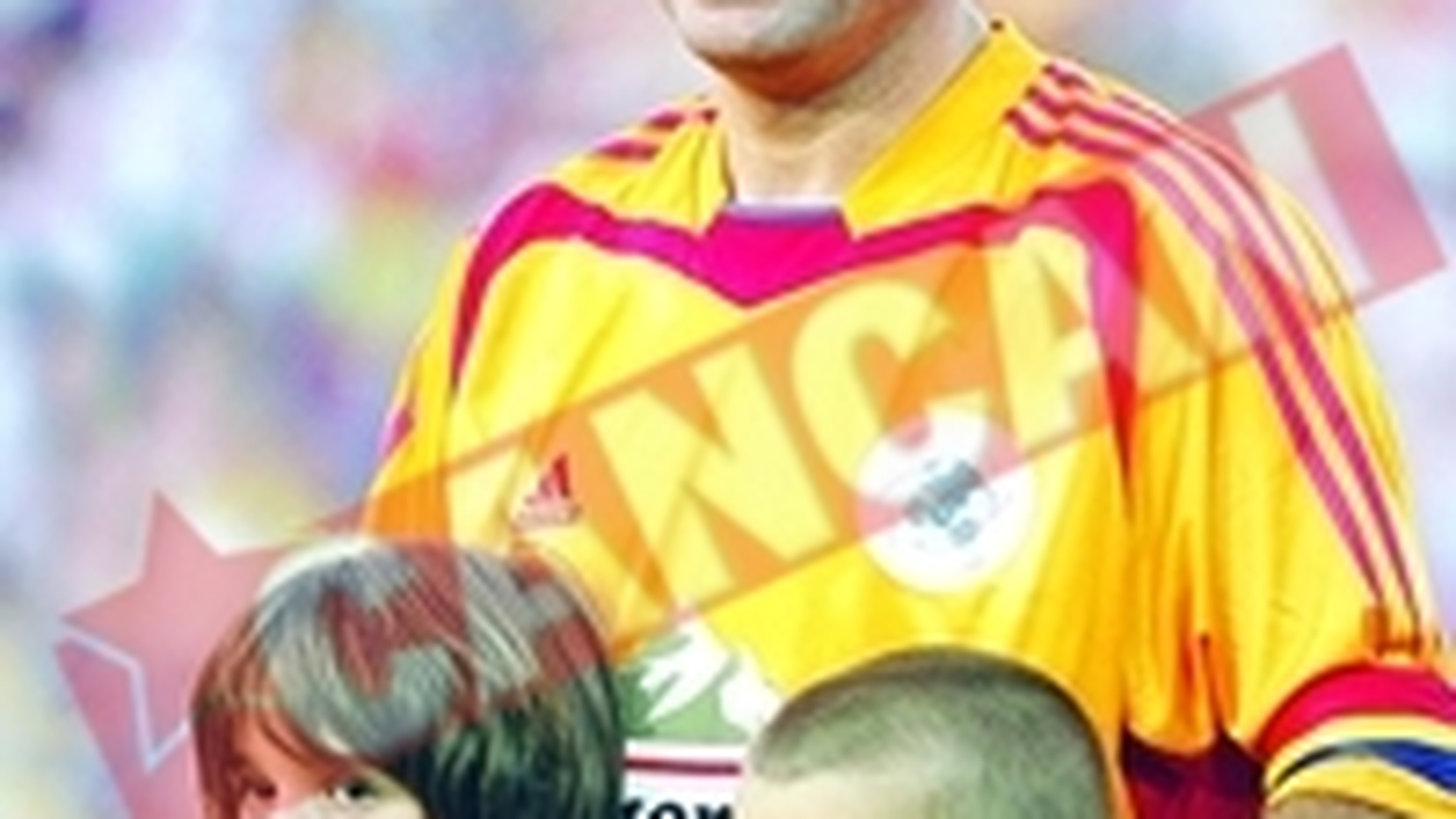 Hagi, pe gazon alaturi de "greii" fotbalului mondial