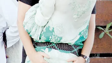 Cand tentatia este mare, starurile nu mai au rabdare! Atingeri proFUNDe