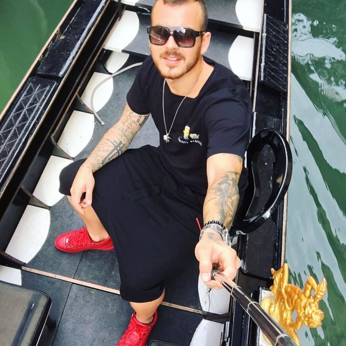 Denis Alibec şi mama lui îl vor boteza pe copilul lui Alex Tudorie, care urmează să vină pe lume