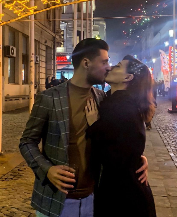 Sorana (ASIA) spune că relația cu iubitul ei e perfectă, dar că îi este frică să facă un copil: ”Nu vreau să aduc pe lumea asta diabolică pe cineva atât de firav!”