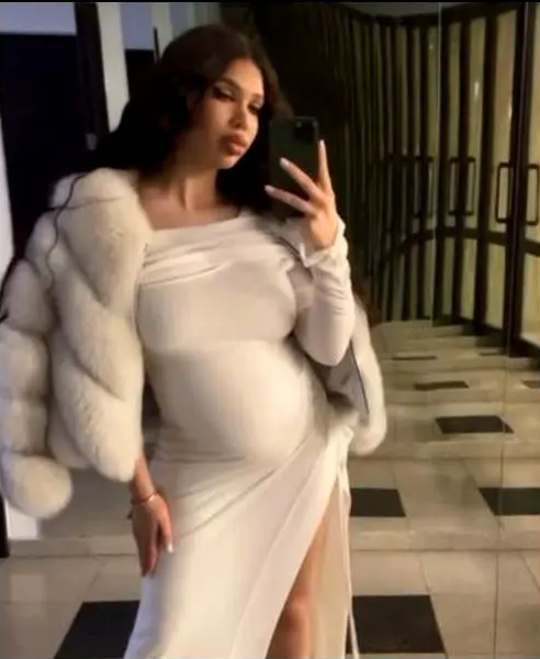 Gianina a fugit de acasă şi a uitat de Pescobar! Party nebun doar cu fetele în Mykonos. FOTO şi VIDEO