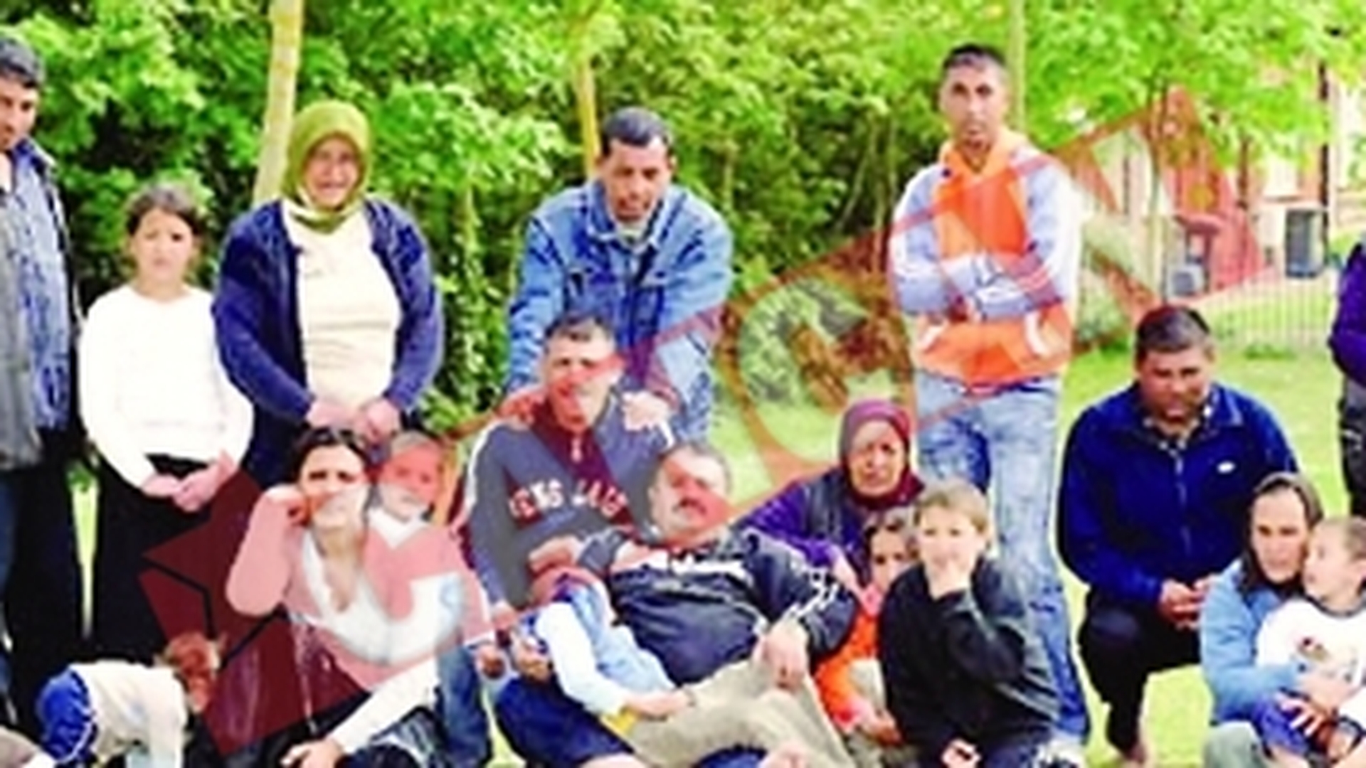 O familie de 101 romani traieste langa palatul Windsor