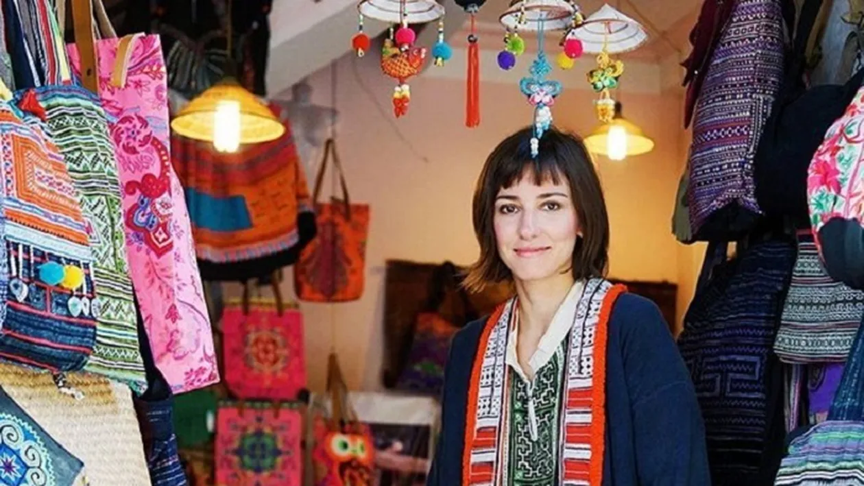 Dana Rogoz, însărcinată? Soţul actriţei i-a pus mâna pe burtică, iar ea a scris mesajul: Părinţi