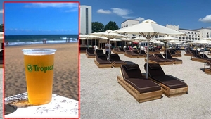 Nu e banc! Câți lei costă o bere pe "plaja milionarilor" din Mamaia! Dar o apă plată sau un suc