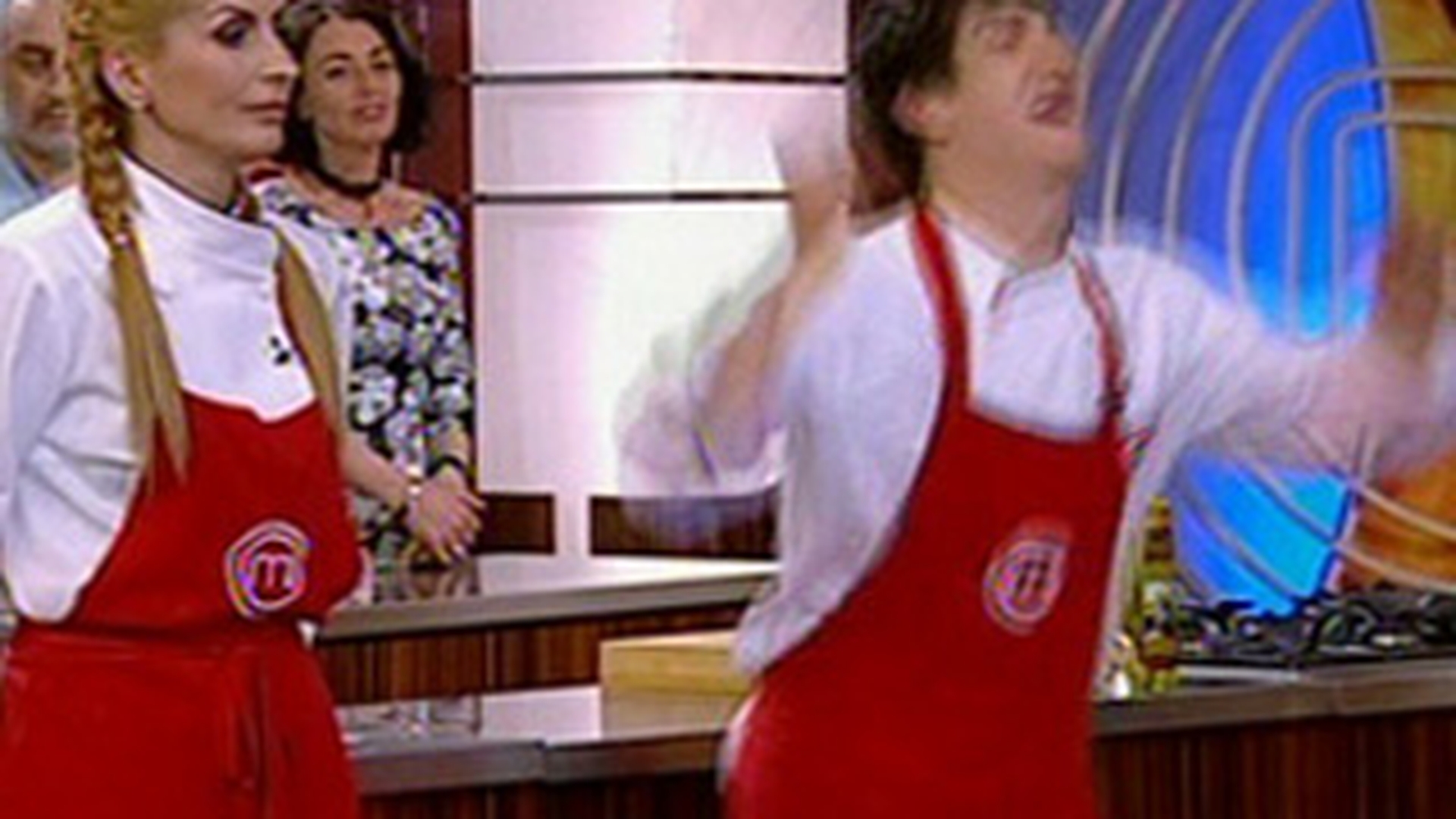 VIDEO Petru Buiuca, marele castigator "MasterChef" a plans la greu: "Eu chiar fac cartofi prajiti acasa! Mama nu a mancat in viata ei sparanghel! Tata nu stie ca am fost in acest concurs!" - Ceilalti concurenti au spus despre el ca nu merita si ca e retar