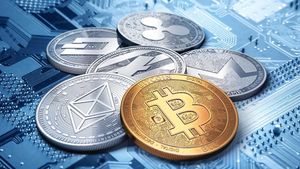 Trei persoane arestate pentru furt de criptomonede valorând cinci milioane de dolari, în Bulgaria