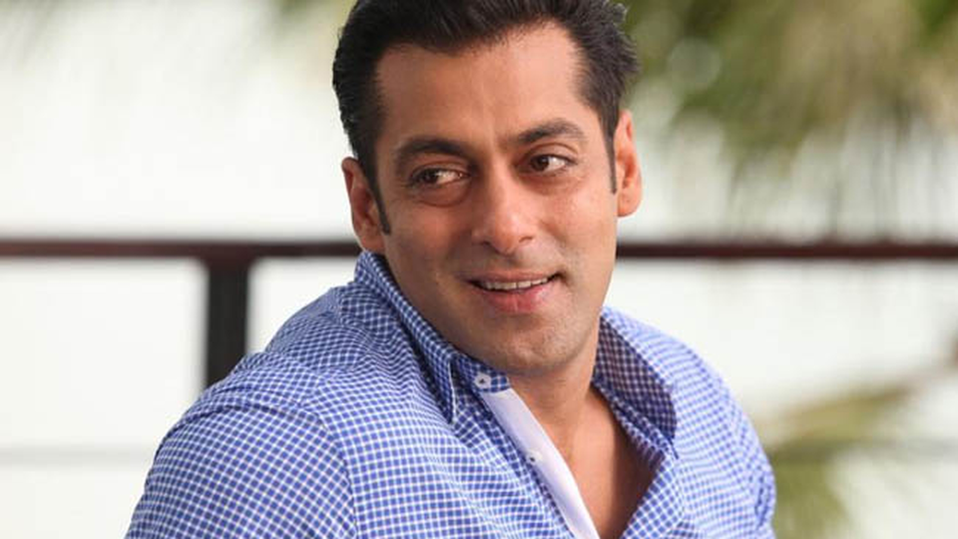 Salman Khan, cazat la cel mai luxos hotel din Sibiu! Vezi in ce lux sta actorul si afla cate sute de euro costa camera lui