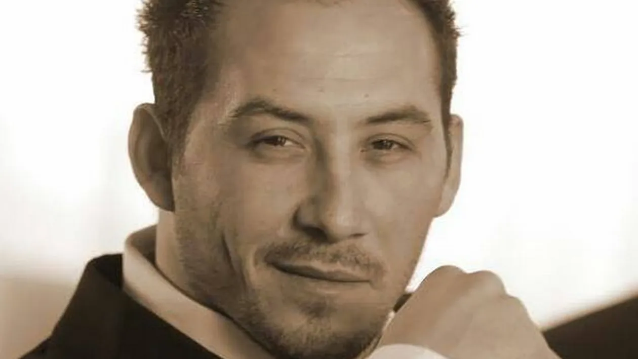 Reactie inexplicabila a lui Stefan Stan pe covorul rosu! Si-a impins iubita si nu a lasat-o sa scoata nici o vorba!