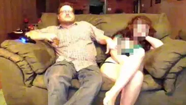 Şi-a DEZBRĂCAT nevasta BEATĂ şi a filmat-o! Clipul cu cei doi a fost postat pe INTERNET: Milioane de oameni au ramas fara replica