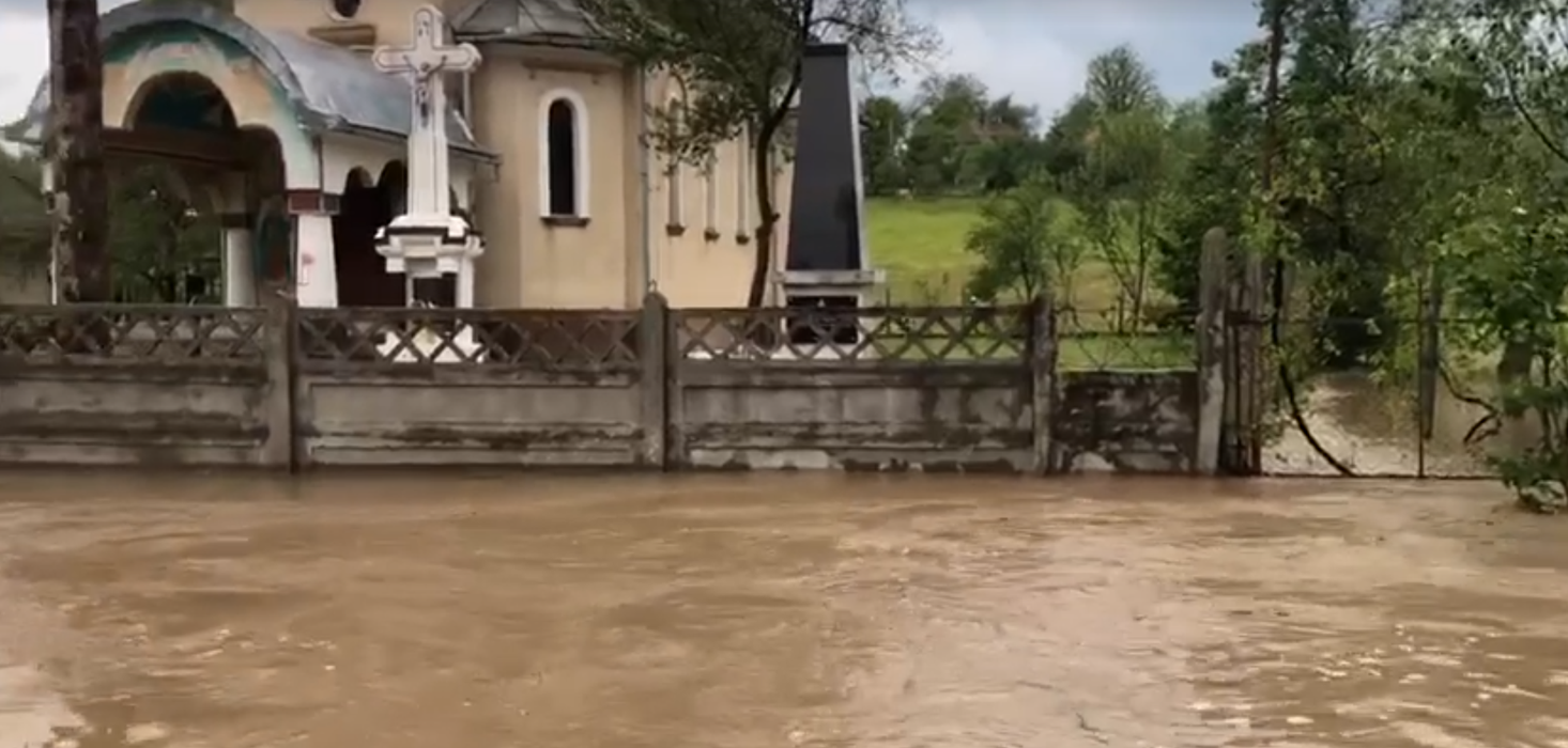 Potop în România! Imagini apocaliptice în marile orașe din țara noastră, în urma haosului meteorologic