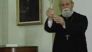 Cum se apără preotul care a bruscat un bebeluş la slujba de botez! Declaraţia lui a şocat pe toată lumea:”Eram supărat...“