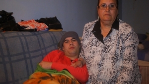 Suferinţa nu se mai termină pentru mama lui ALEX ZAMFIR, tânărul care a impresionat o ţară întreagă după ce a fost DISTRUS de etnobotanice! "Mă aştept să mor în orice clipă!"