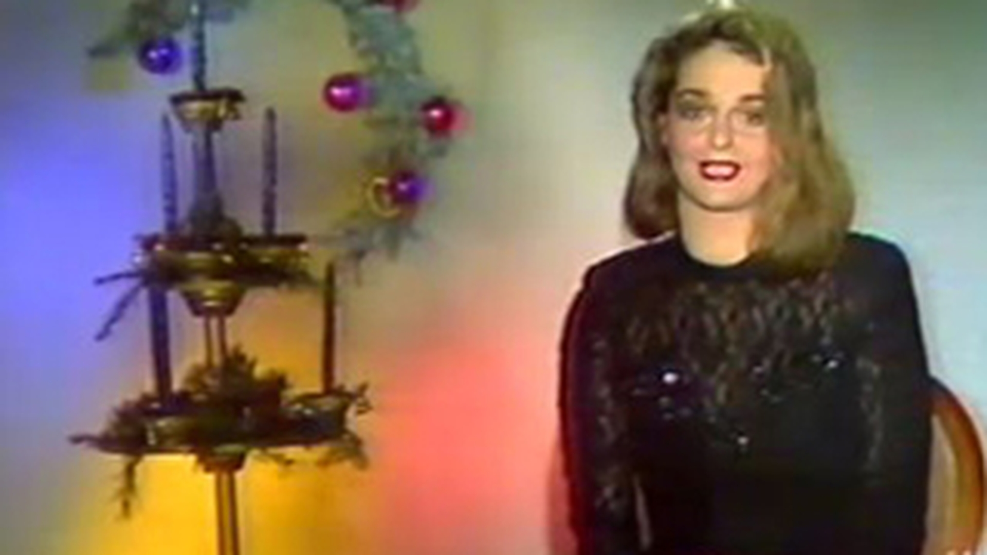 VIDEO Iuliana Marciuc, crainicul de serviciu in 1993! Vezi cum anunta vedeta Revelionul atunci!