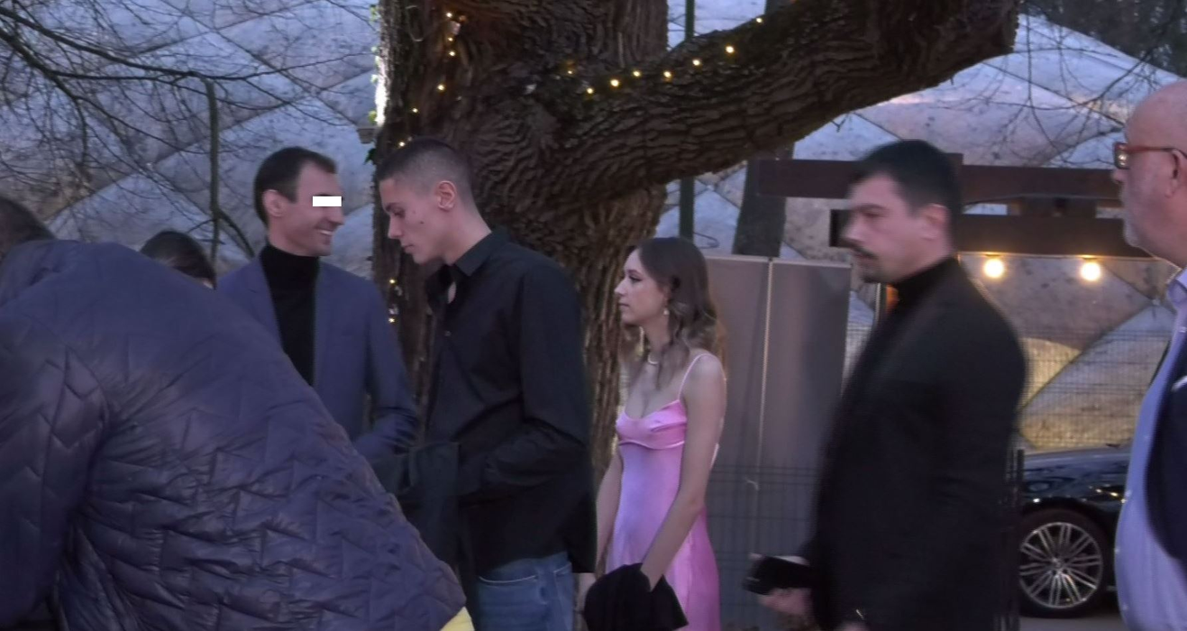 Înotătorul David Popovici și iubita lui, îmbrăcați de gală (Foto: CANCAN.RO)