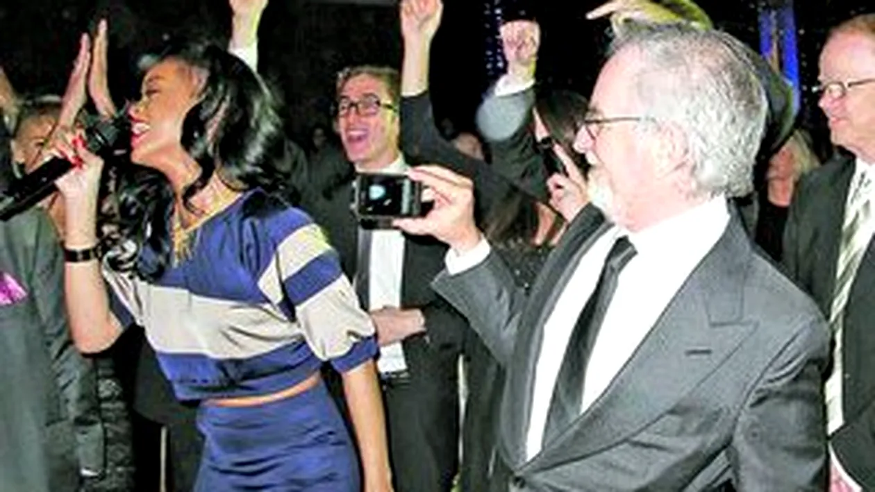 Senzuala Rihanna a facut show. A cantat pentru Steven Spielberg