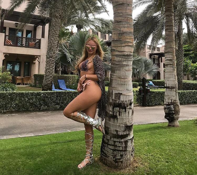 Ramona l-a ”scos în decor” pe Lewis Hamilton