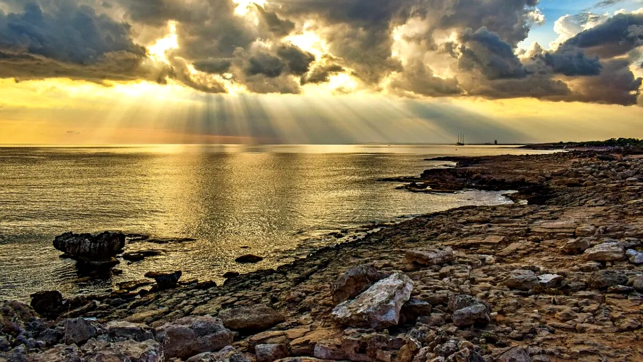 S-a aflat! Când scăpăm de ploi? ANM anunță prognoza meteo bizară