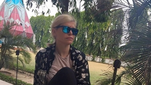 LOREDANA GROZA, fără pic de machiaj la 45 de ani! Vouă vi se pare că îşi arată vârsta?